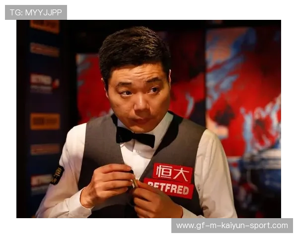 丁俊晖练习反线路选择，教练称“成熟度提升”